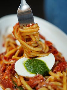 Pasta con pesto di pistacchio alla siciliana