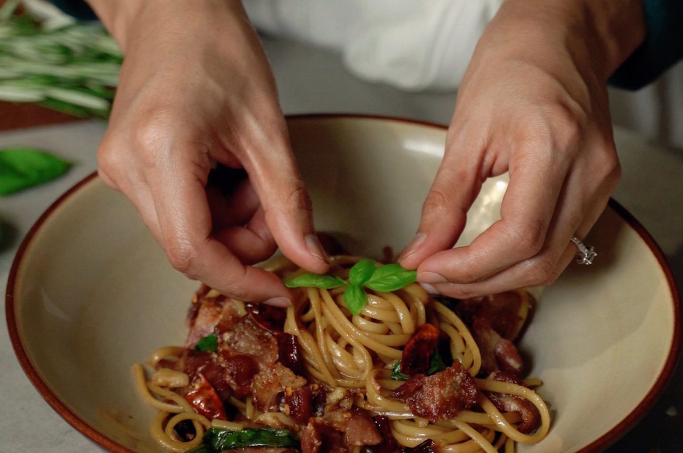 Spaghetti al pesto di sicilia