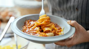 Pasta con passata di pomodoro